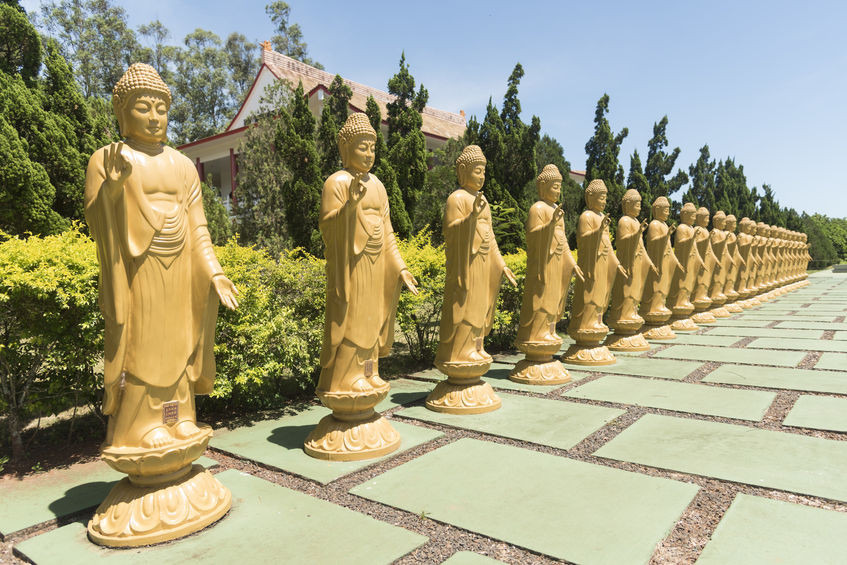 108 statues de Bouddha Le nombre sacré 108 : Les 108 noms de bouddha