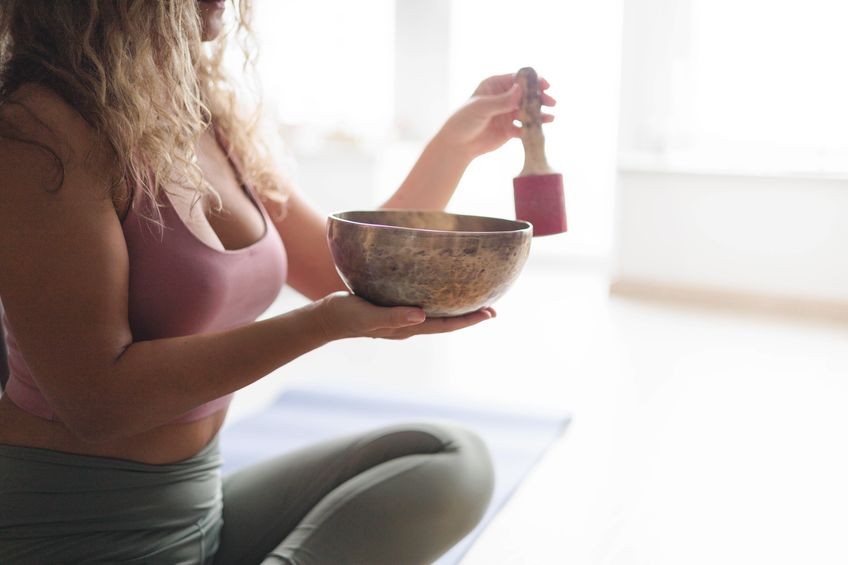 Les oreilles : le yoga detoxe l'ouie les ens de l'ouie : le yoga prend soin de vos oreilles