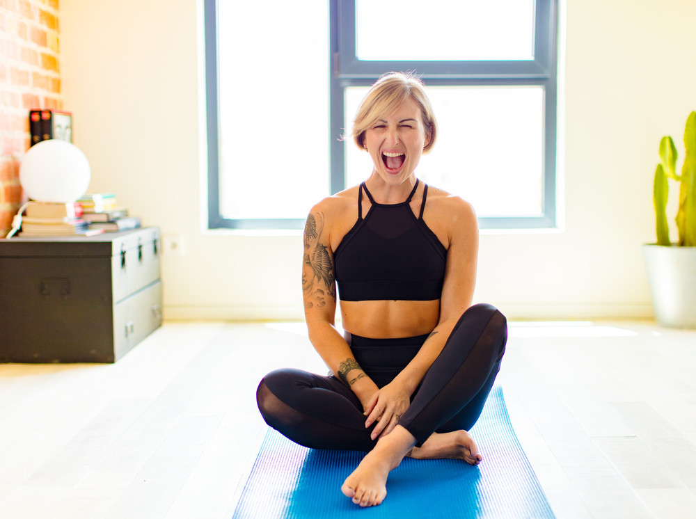Utilisez Ahisma pendant la pratique du yoga Ahimsa, la voie de la non-violence dans le yoga