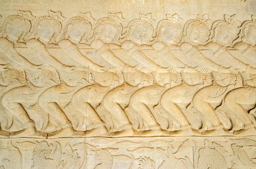 Barattage de la mer de lait : La bataille entre Deva et Azura