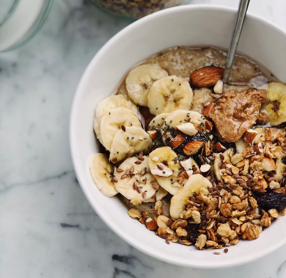 Le petit-déjeuner équilibré le petit-dejeuner équilibré