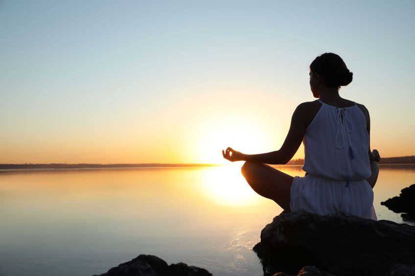 Pourquoi pratiquer le yoga avant le coucher Pratiquer le yoga le soir