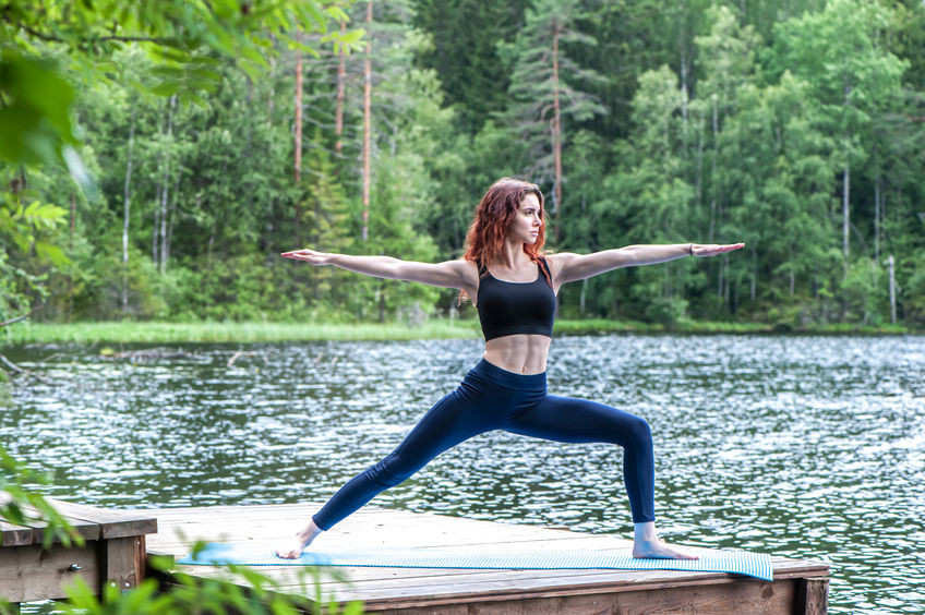 Virabhadrasana II : les bienfaits de la posture Virabhadrasana II : le detail pour bien réaliser cette posture